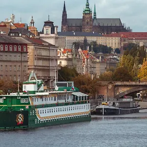 Admiral Úszó hotel Prága